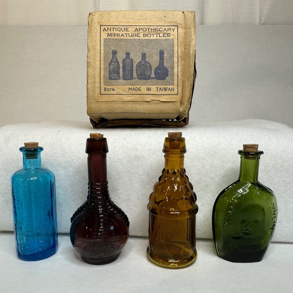Antique Vtg Glass Apothecary Jaundice Bitters Bottles 1852 w/ Stoppers & Box